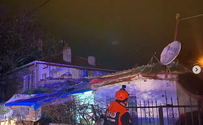 Konya’da evin çatısı çöktü!