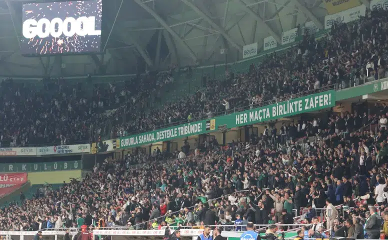 Konyaspor'un zaferi tribünleri coşturdu