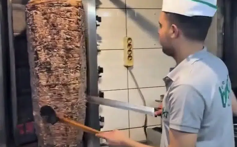 Konya’da dönerde şok! Etin gramı altını solladı, Zafer’deki işletme şok fiyat sundu