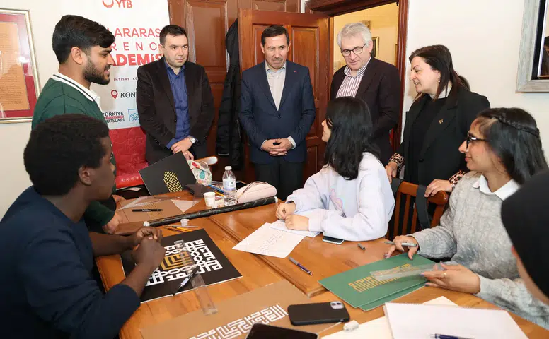 Konya’da uluslararası öğrenciler Türk sanatlarıyla buluşuyor
