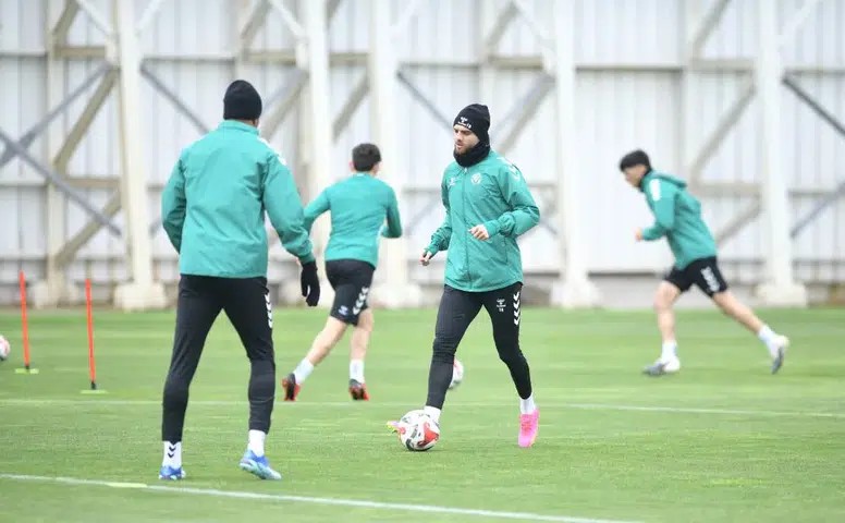 Konyaspor, kupada final için yola çıkıyor