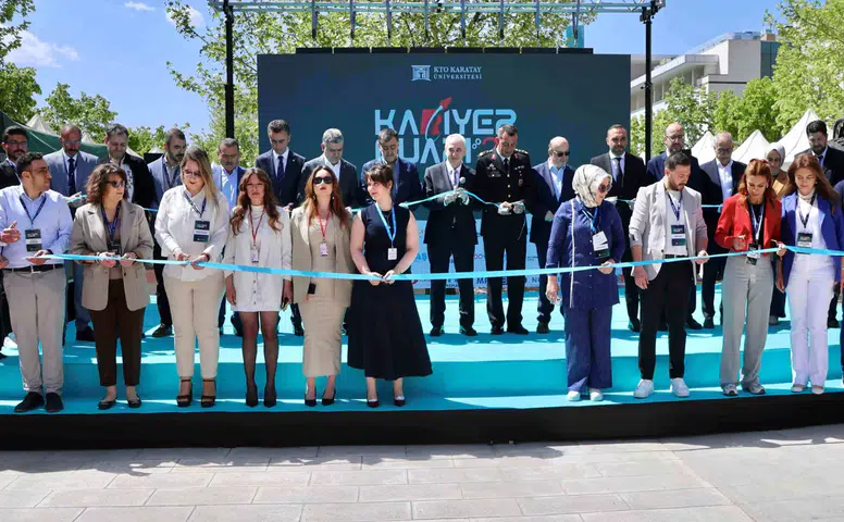 Konya’da kariyer kapısı açıldı: Öğrenciler firmalarla birebir görüştü
