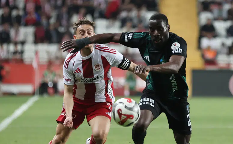 Süper Lig'de küme düşen üçüncü takım belli oldu