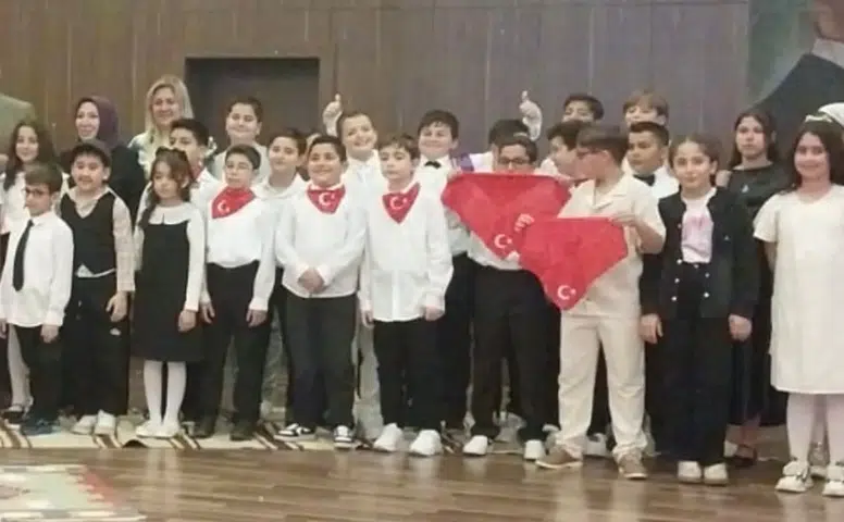 Konya’da duygu dolu gece! Miniklerden 'Bestelenmiş Şiirler' dinletisi
