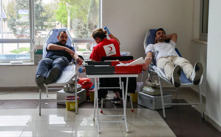 Konya'da örnek sosyal sorumluluk: Belediye personeli de kan verdi