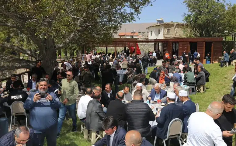 Konya’da su kaynağı yanında şükür duası yapıldı