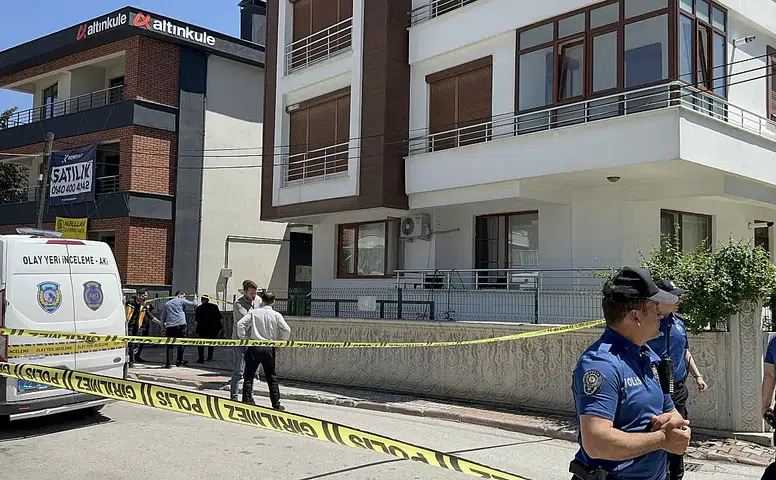 Konya’da anne ve babasını öldüren hukuk öğrencisi zanlıyı ellerindeki kan ele verdi! İşte o zanlı