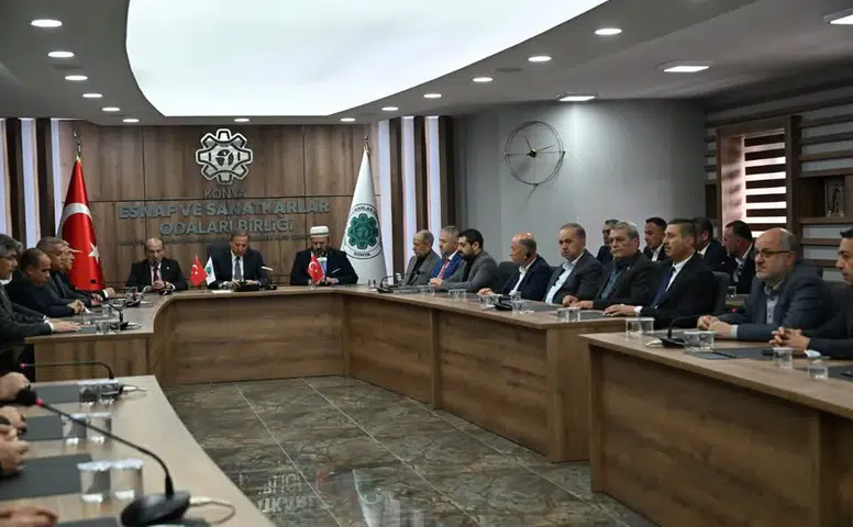 Konya esnafı yeni döneme dua ederek başladı