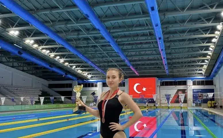 Konya’da İdeal Yurtları öğrencileri madalyaları topladı