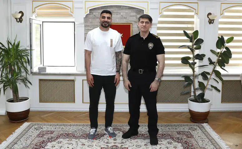 Konyaspor Kaptanı Demirbağ, yeni Emniyet Müdürü’nü ziyaret etti