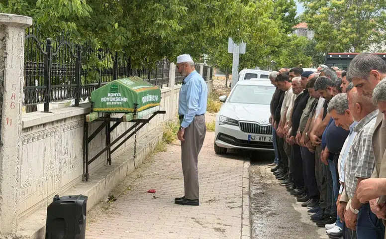 Konya'da boşanma aşamasındaki eşi tarafından öldürülen kadın toprağa verildi