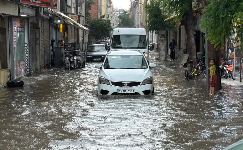 Konya’da zor anlar yaşanıyor! Her yer denize döndü