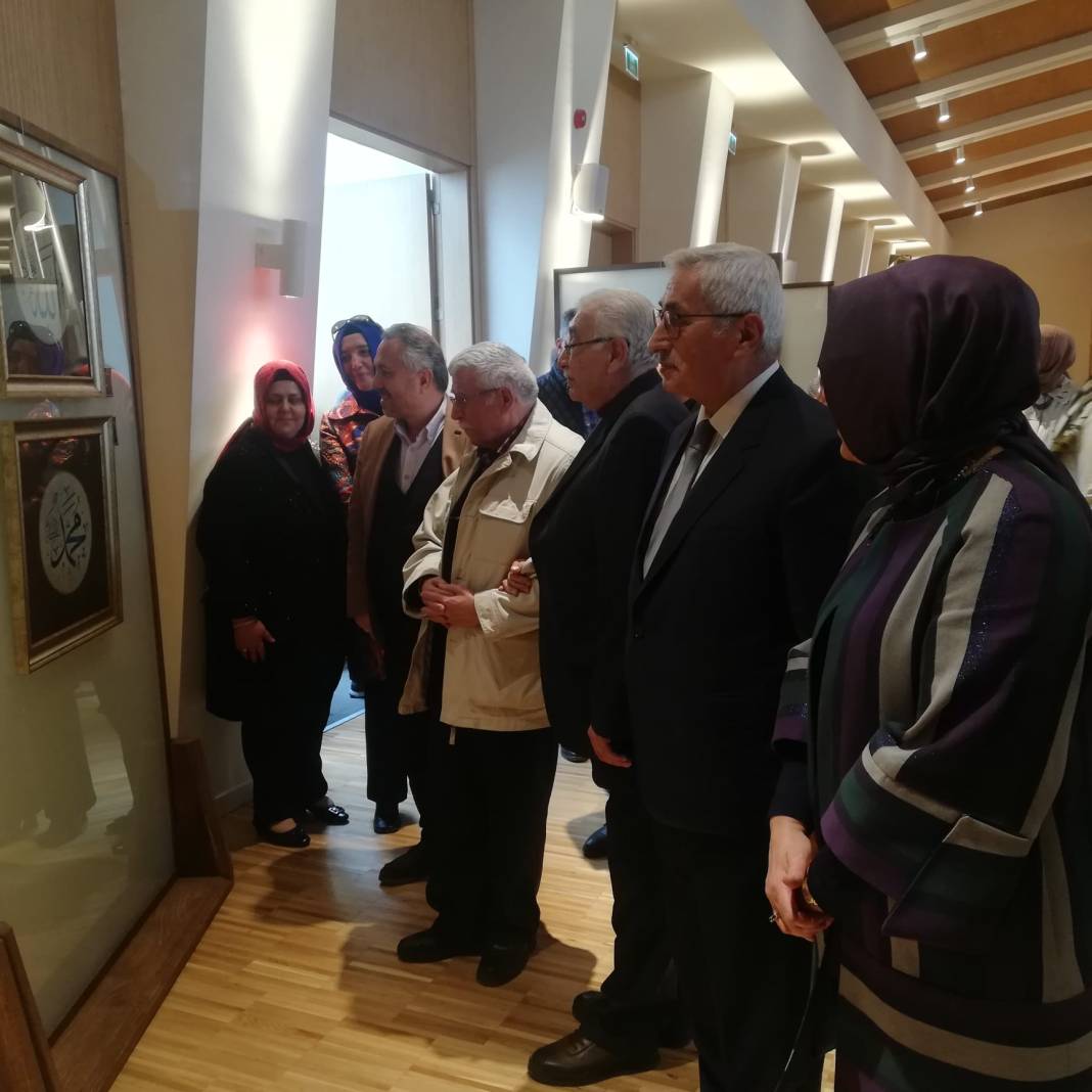 Payitaht’tan Payitaht’a Ebru Sergisi açıldı 3