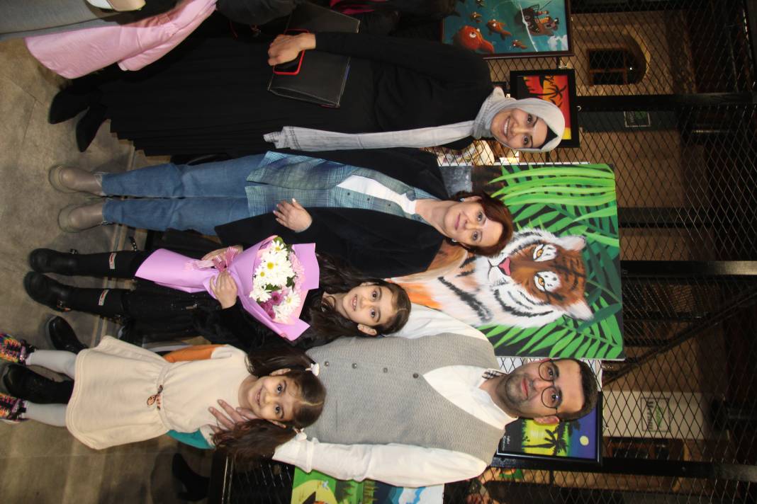 Eserlerini ailesiyle paylaştı 1