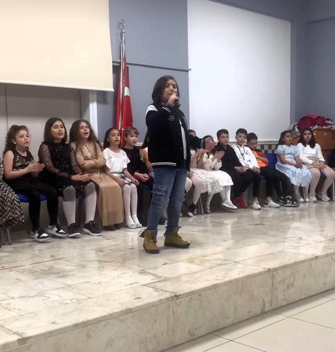 Aybars'tan sahne gösterisi 1