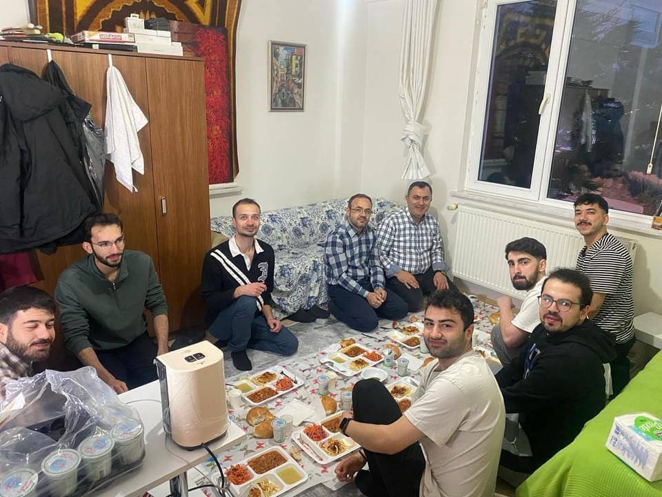 Dekan Güner, öğrencilerle iftar yaptı 1