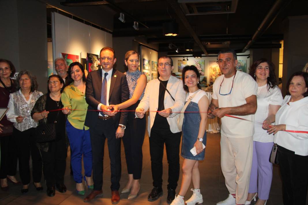 Bektaş, resim sergisi açılışında 1