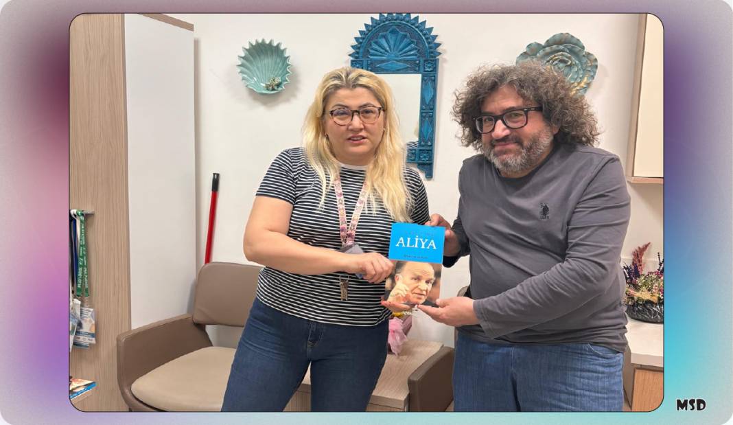 Günay, kitabını imzaladı 2