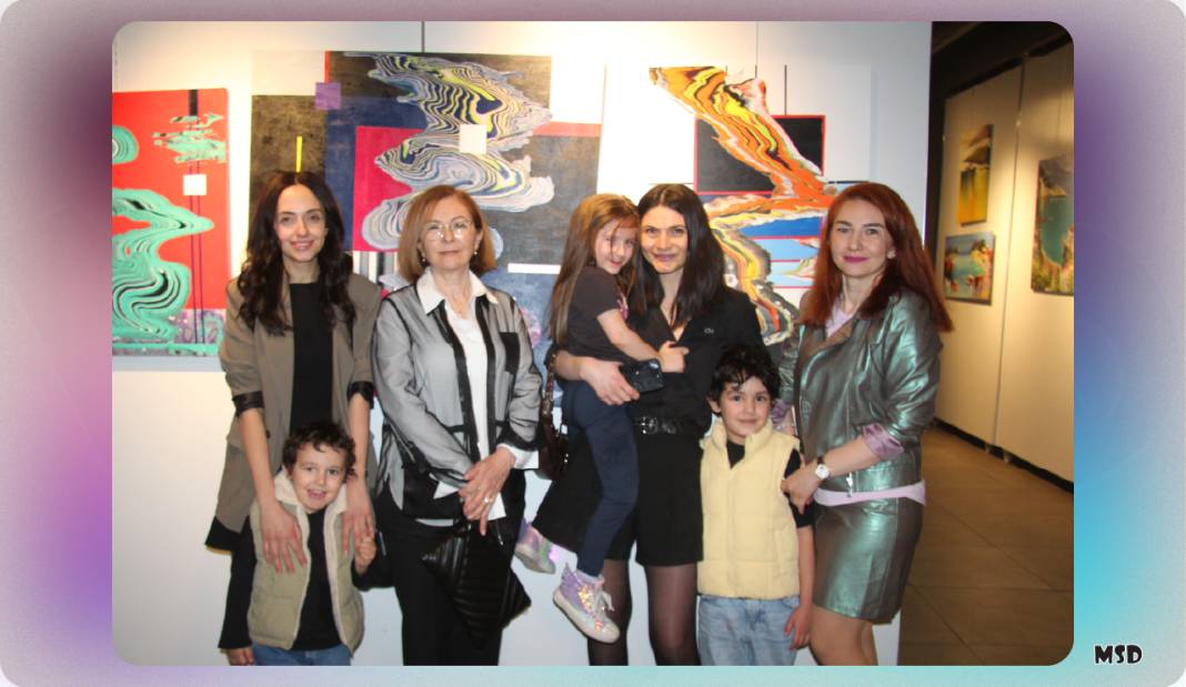 Aileleriyle sergiye katıldılar 2