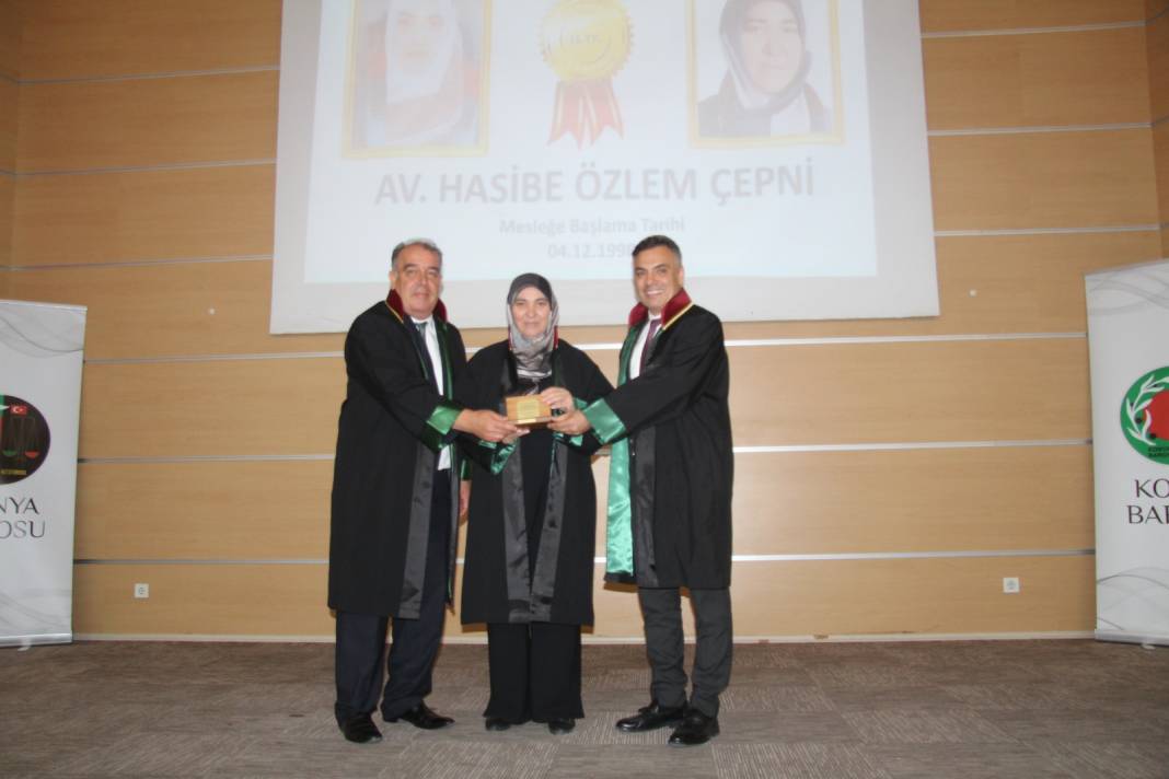 Baro'dan avukatlara plaket töreni 2