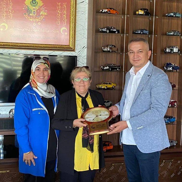 Acıbadem’e plaket verdiler 1