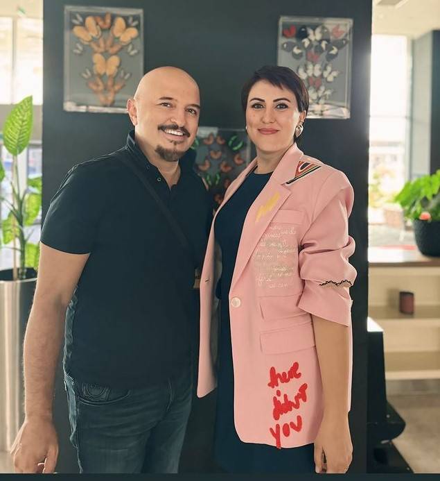 Sarı, Seçkin ile birlikte 1