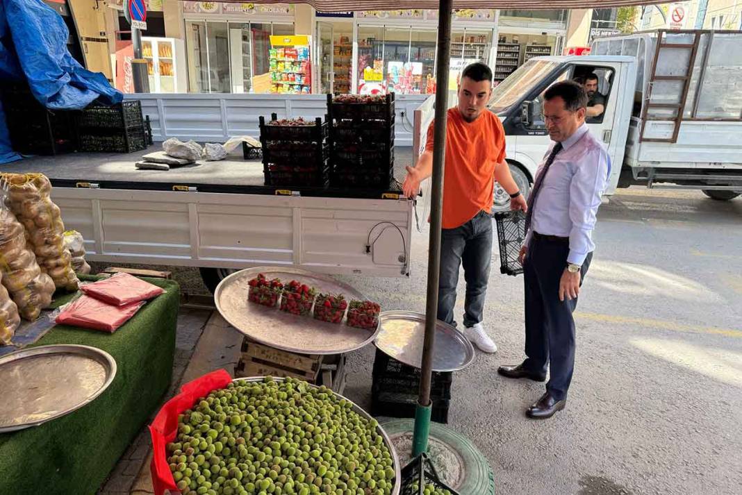 AK Parti Konya Milletvekili Altunyaldız, Kulu'da esnaflarla buluştu 1