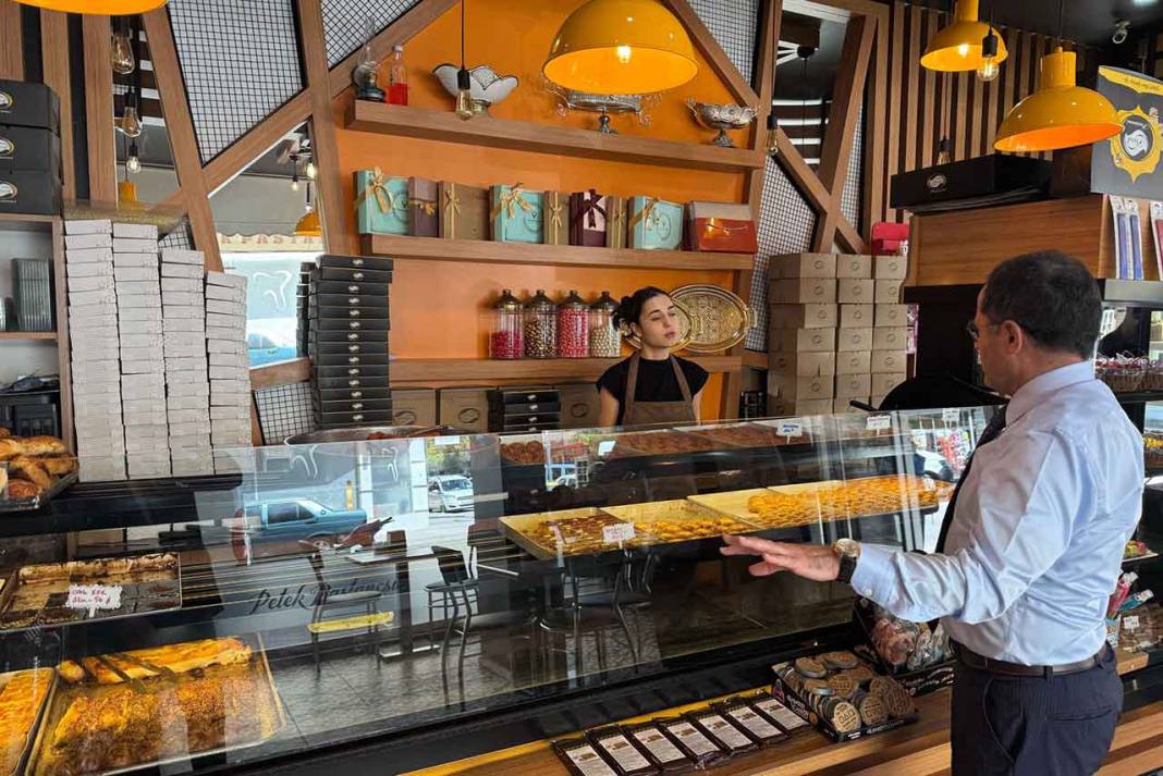 AK Parti Konya Milletvekili Altunyaldız, Kulu'da esnaflarla buluştu 3