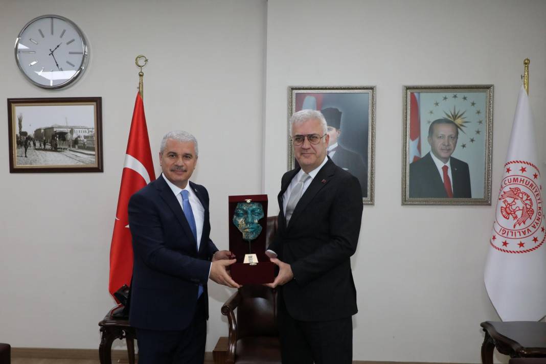 Dünya Tiyatrosu Konya’dan Geçti: Festival Coşkusu Sona Erdi 5