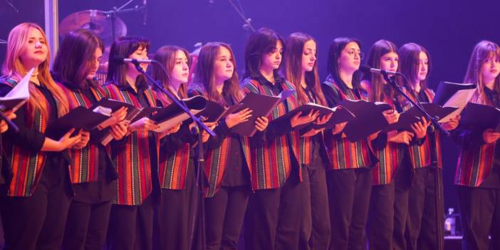 Genç korodan muhteşem performans: Erkin Koray şarkılarıyla nostalji dolu bir akşam