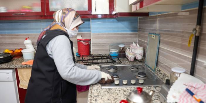 Konya’da bir ilk: Selçuklu Belediyesi evde yaşlı bakım hizmetiyle fark yaratıyor