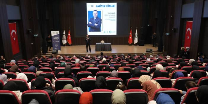 Karatay'da geleceğin mesleklerine ışık tutan etkinlik