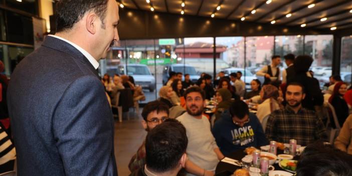 Konya'da Başkan Altay, gençlerle Ramazan sofrasında buluştu!