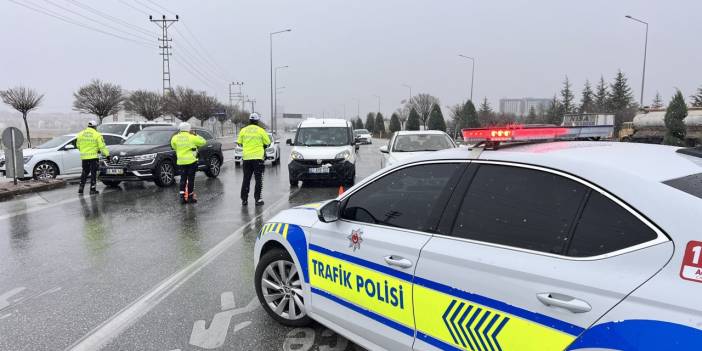 Konya’da karayoluna tipi etkisi! Ekipler harekete geçti...