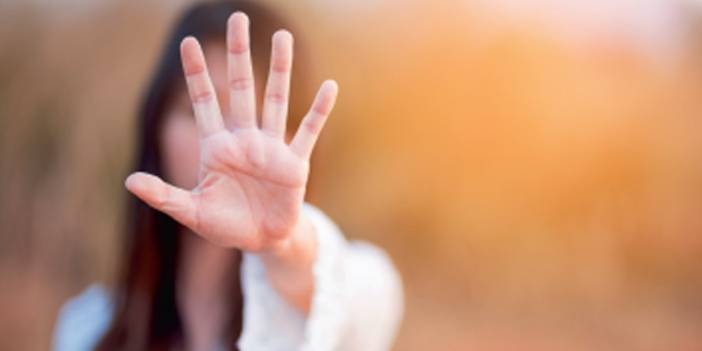 Konya'da eşi tarafından darp edilip bıçaklanan kadın adalet istiyor