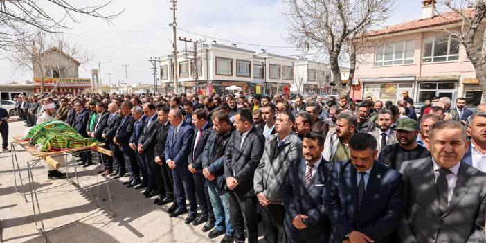 Konya İl Başkanı eşini toprağa verdi