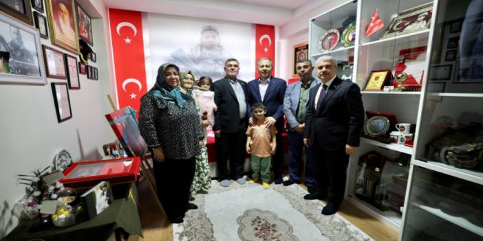 Bakan Yerlikaya'dan Konya'da şehit ailesine ziyaret