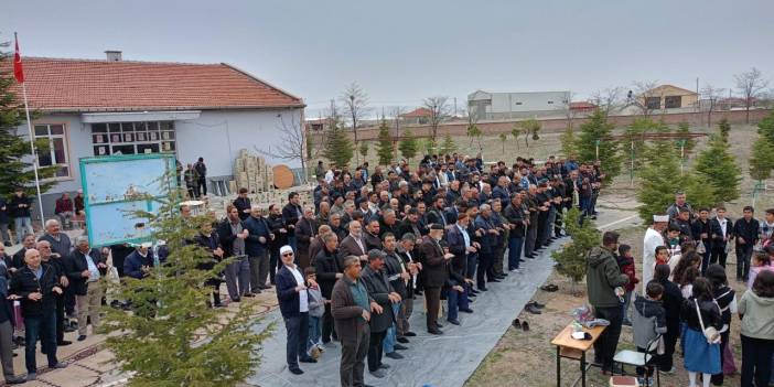 Konyalılar yağmur bekliyor! Belediye başkanı yağmur duasına çıktı