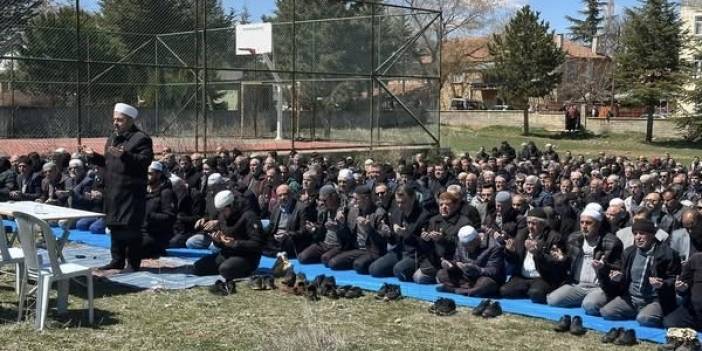Konyalılar bu sefer ellerini başka amaç için semaya açtı