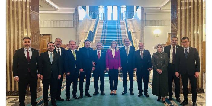 Başkan Altay ve Konya heyeti Gazi Meclis'te buluştu