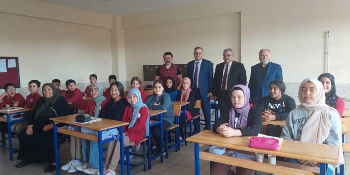 Konya’da şehit annesi, oğlunun adını taşıyan okulda öğrencilerle bir araya geldi