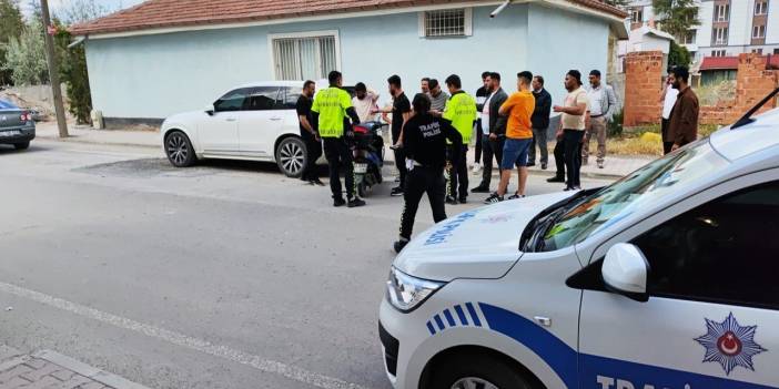 Konya'da trafik kazası! Park halindeki cipe çarpan motosikletli yaralandı