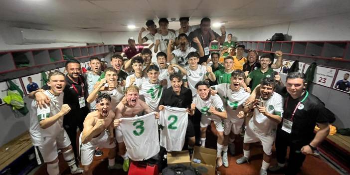 Konyaspor hem Türkiye üçüncüsü oldu hem de özel ödülün sahibi kazandı