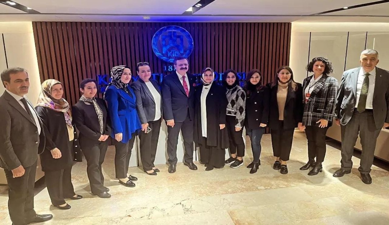 hisarciklioglu-tobb-konya-kadin-girisimcileri-ile-bir-arada.jpg