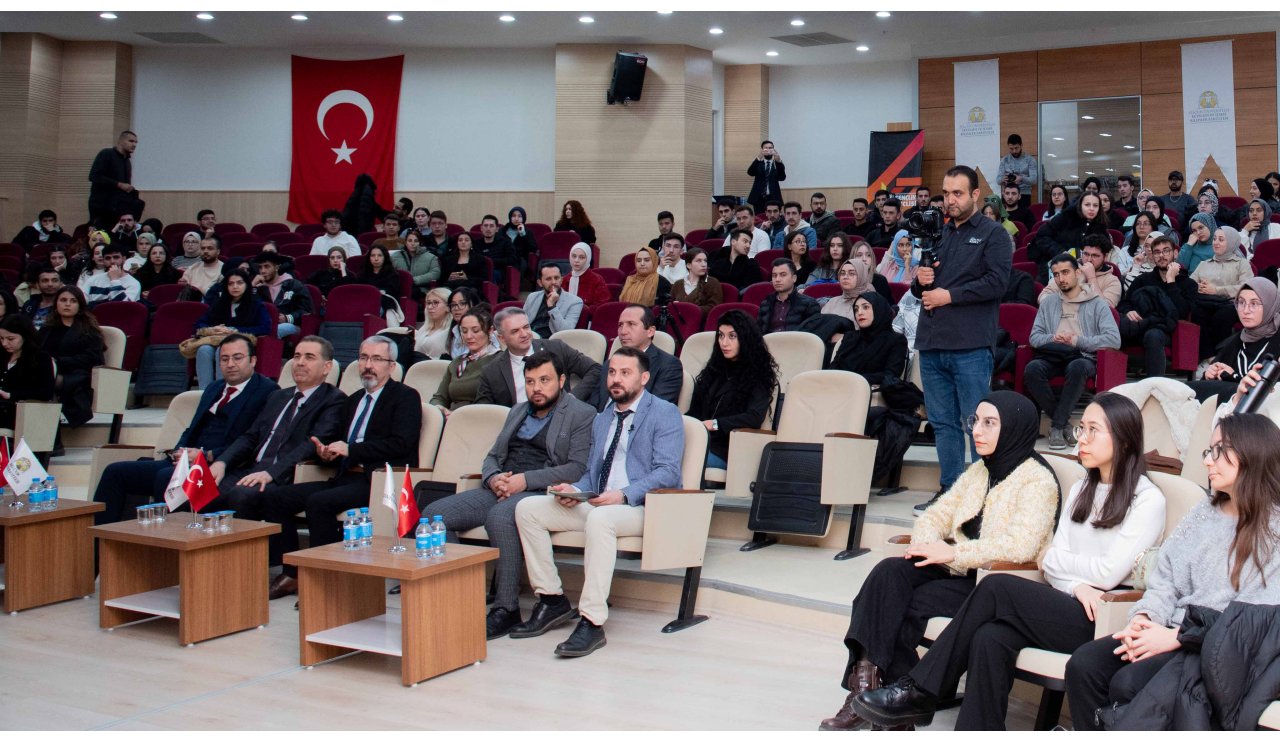 selcuk-universitesinde-mesele-kariyer-konferansi-yapildi-4.jpg