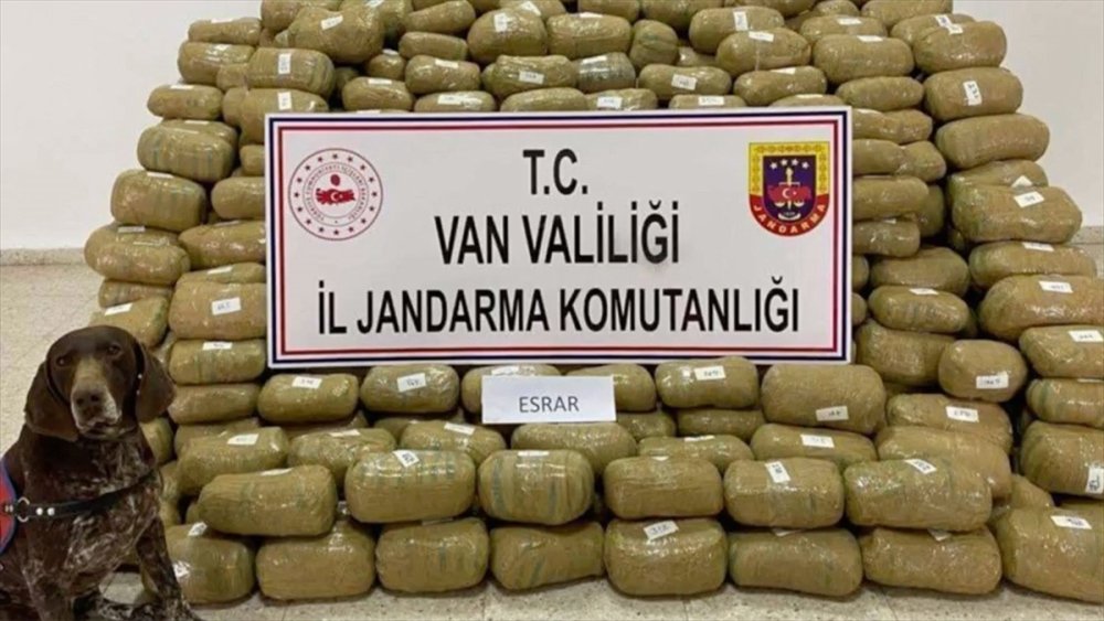 Bakan Yerlikaya duyurdu: Tam 1 ton 661 kilogram...