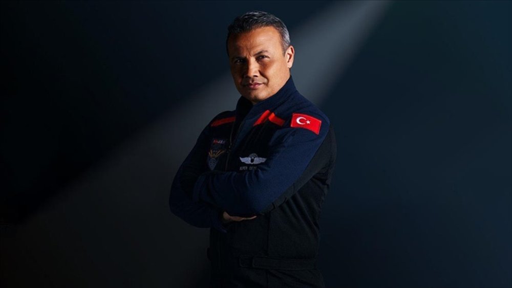 İlk Türk uzay yolcusu Gezeravcı'dan mesaj var! Uzayın derinliklerine kadar...