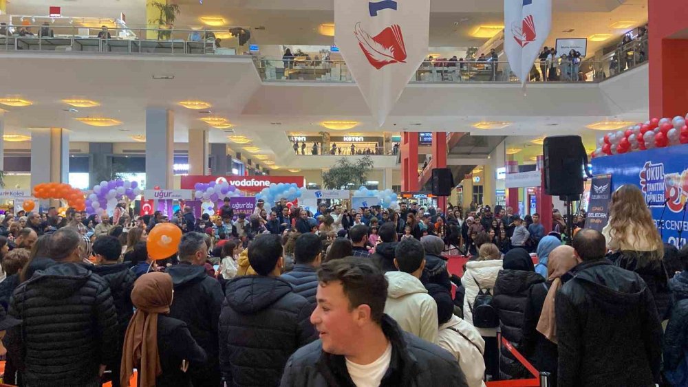 Minik öğrencilerin tasarladığı kostümlere herkes hayran kaldı!