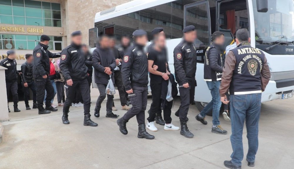 Son bir haftada yüzlerce şüpheli yakalandı! Bakın suçları neymiş...