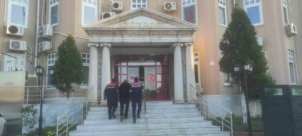 Çeşitli suçlardan aranıyorlardı! Bakın nasıl yakalandılar...